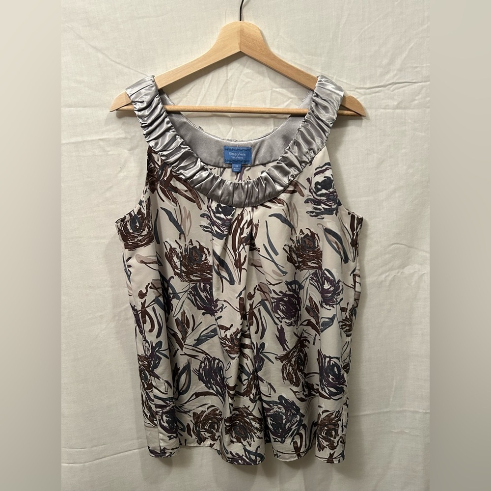 Simply Vera Wang abstract Sleeveless Top with silver trim detail